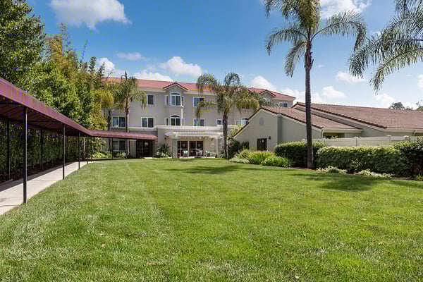 Las_Villas_del_Norte_Courtyard_4-1